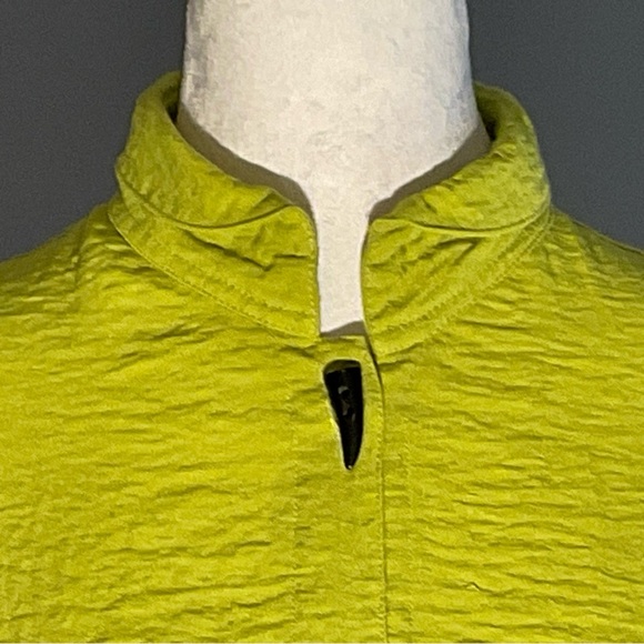 John Mark Chartreuse XS Mandarin Tunic with Black Shark Tooth Buttons Back Slit - Picture 5 of 16